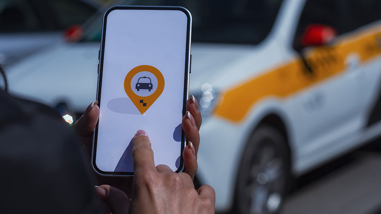 Taxi & Ride-Hailing Apps