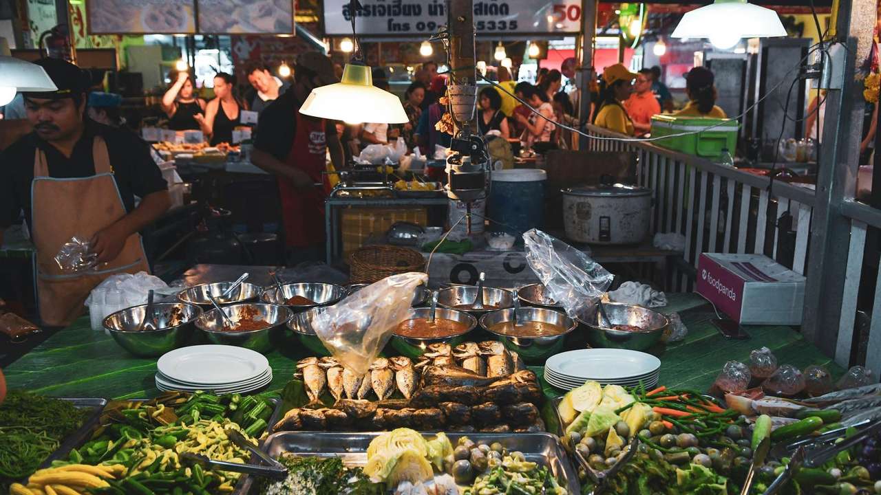 Savor Vibrant Market Scenes and Atmospheres