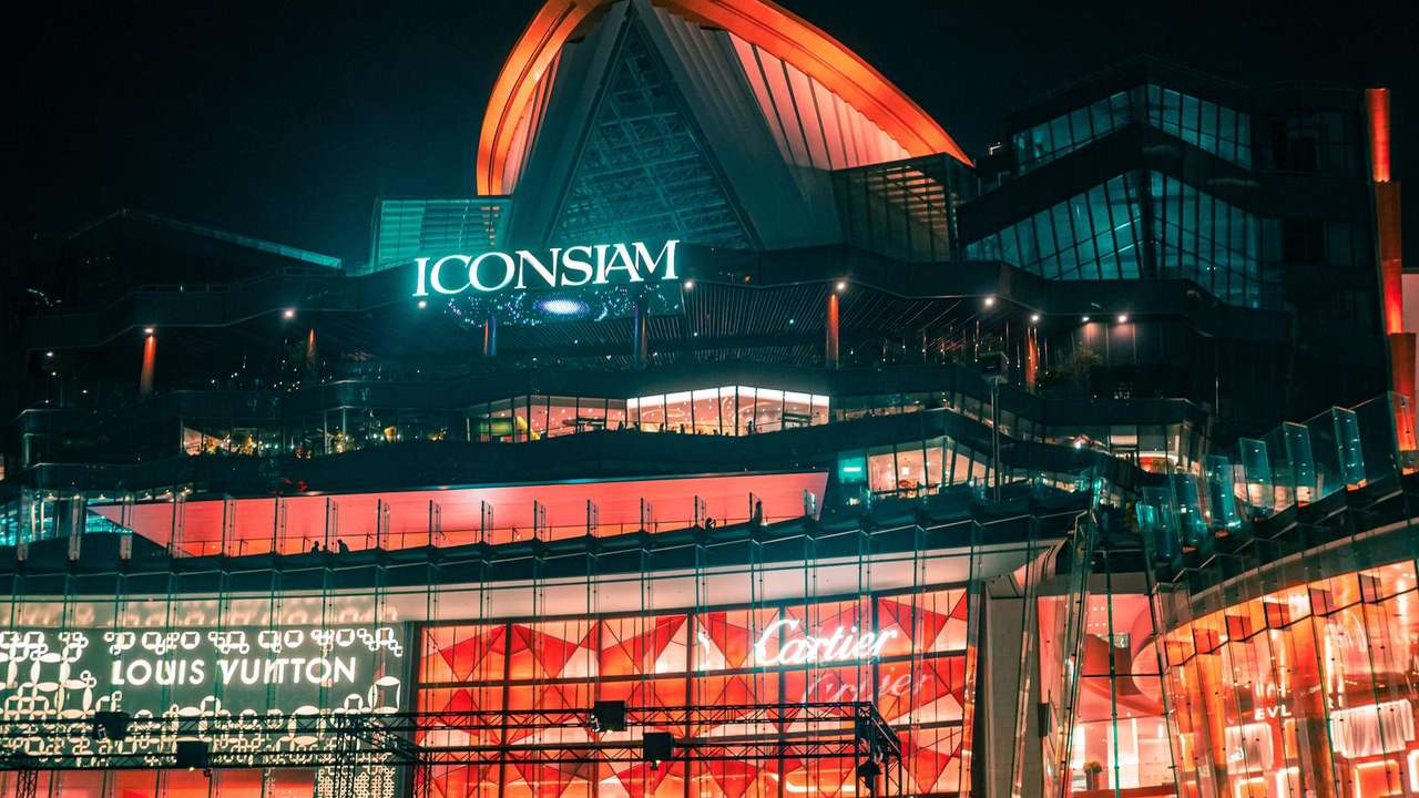 Late-Night Shopping and Entertainment