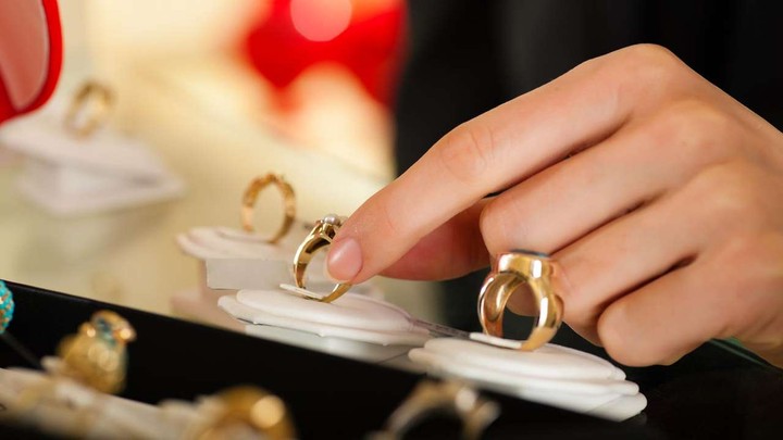 Jewellery Stores to Buy Unique Accessories