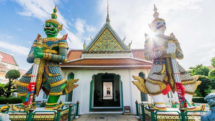 Top 10 Must-Visit Attractions 